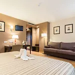 El Patio 3*