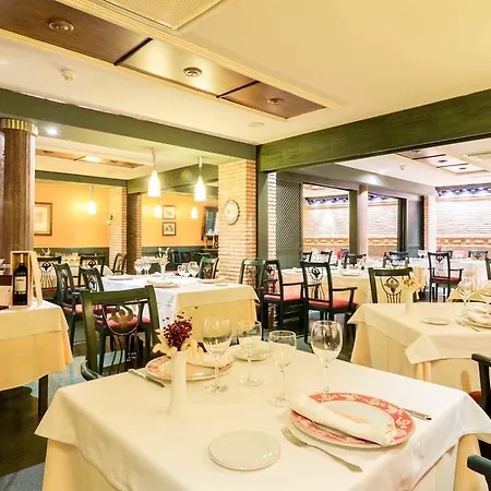 El Patio מלון