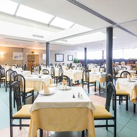 מלון El Patio La Almunia de Doña Godina