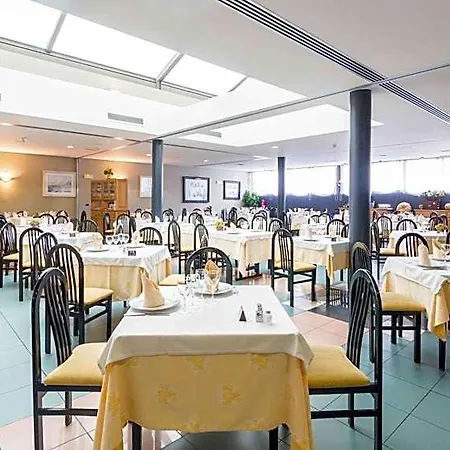 El Patio Hotel