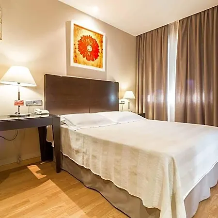 El Patio Hotel 3*