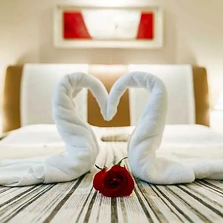 El Patio Hotel 3*