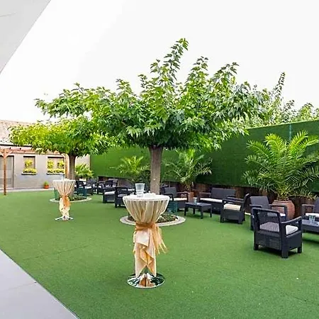 El Patio Hotel